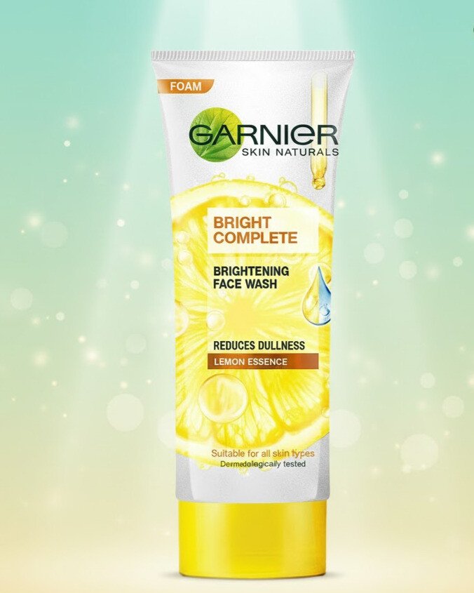 Garnier Bright Complete Lemon Essence Face Wash (100g/